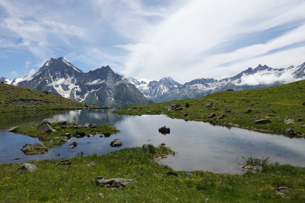 Pour notre bivouac, on préfère remonter jusqu'au petit lac qu'on avait vu